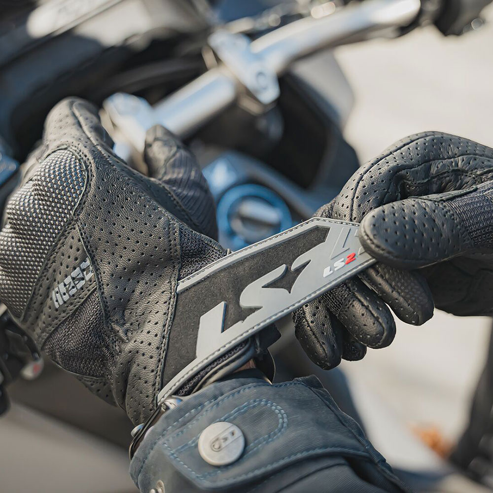 LS2-AIR-RAPTOR-MAN-GLOVES-4